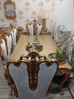 Royal dining table 0