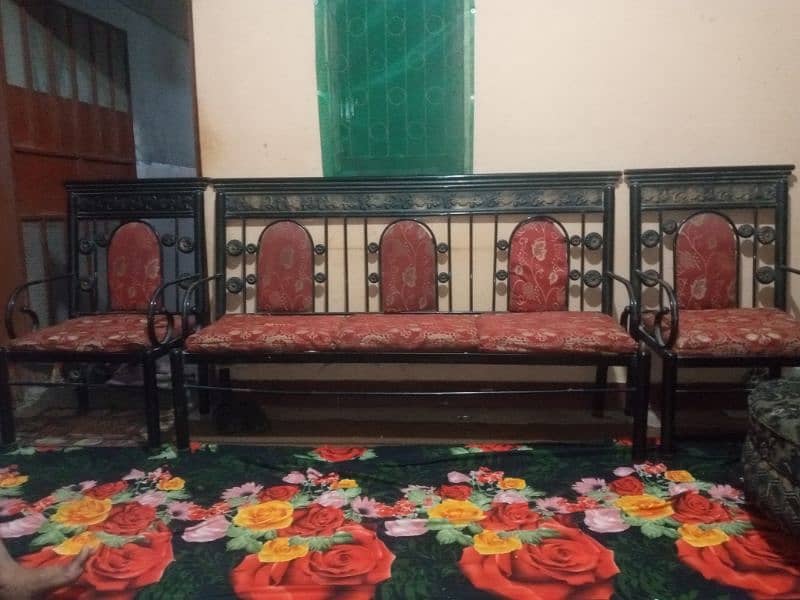 iron sofa set for sale, used condition, only cleaning required 1