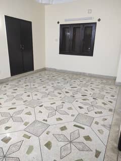 Gulshan Iqbal Block 9 1st Floor 600 Square Yard 4 Bed DD Servant Quarter