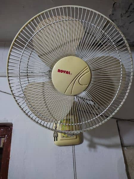 Royal fan 10/10 condition 0