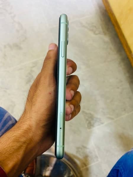 Iphone 11 LLA MODEL 2