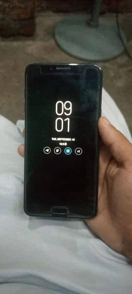 Galaxy C7 Pro 1