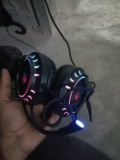 rgb gaming headphones. . . price. . 1000. . 900. . 600. . 500