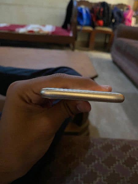 iphone 8  condition 10 by 9  all ok 4