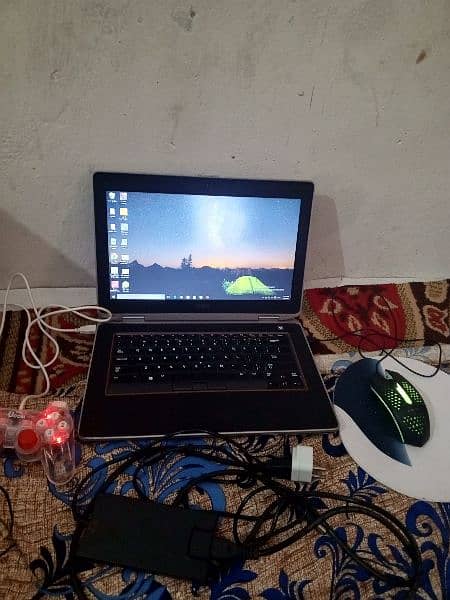 DELL Laptop i5 4GB/128GB SSD 3