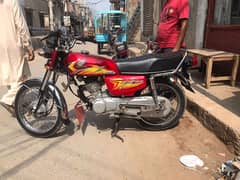 Honda 125 21 model new condition Tanki tape bilkul new