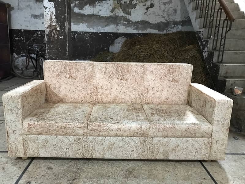 Poshish Beds Sofa Chairs dewan Availbe Diffrenece prices 15