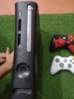 Xbox 360 with 2 original controller