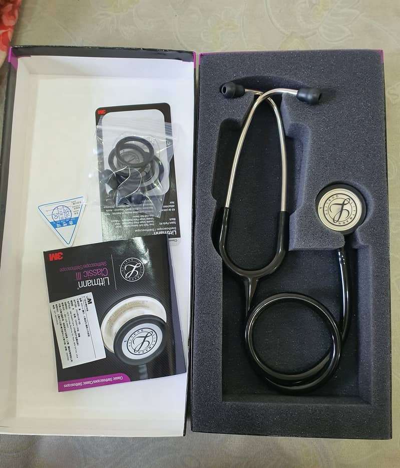 Littman classic iii,3M stethoscope. 2