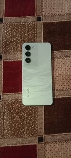 vivo y100 10/10 with box charger 0