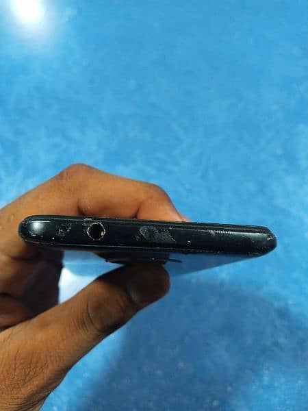 vivo v2024 4gb ram 128gb storage finger ok he  only kit 5