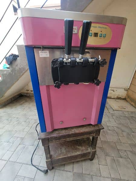 Ice Cream Machine Brand New 10