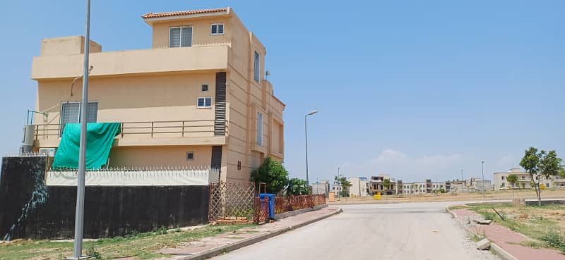 Five Marla Residential Plot For Sale In Behria 8 5