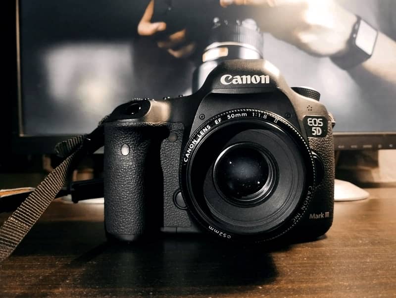 Canon 5D Mark III 1