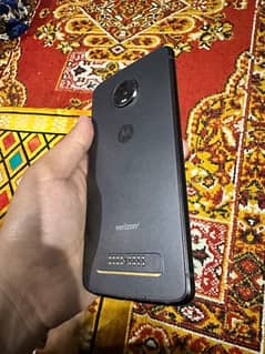 MoTo z4 4/128gb