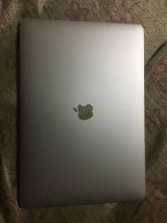 macbook pro i7 4gb graphic card 1 Tb storage, touchpad urgent sale