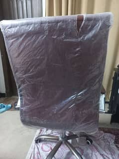 Used computer chair with wheels for sale 0