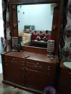 dressing table 0