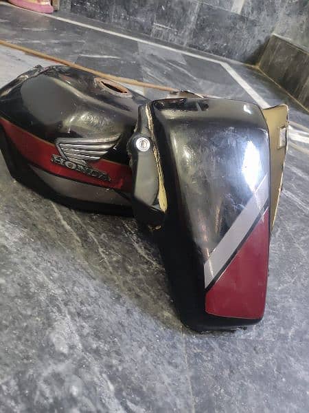 Honda 125 Black Fuel Tank or Side Tape 0