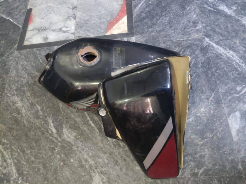 Honda 125 Black Fuel Tank or Side Tape 1