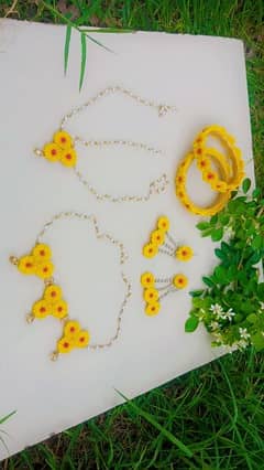 yellow bridal mehndi jewelry set