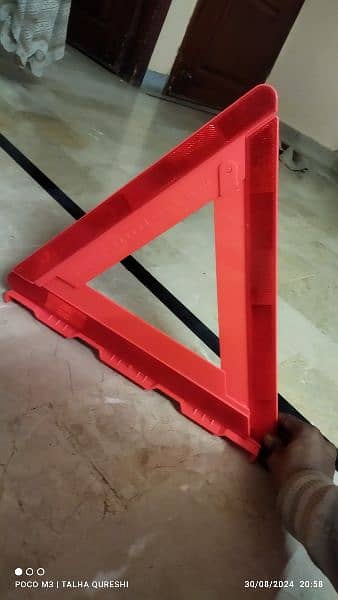 emergency triangle reflector 1