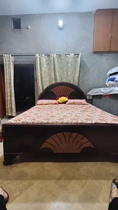 Pure Wooden Bed Dressing Showcase and Sofas