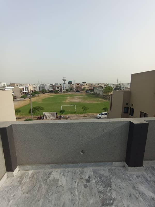 H block near to park very prime location house for Sale 1