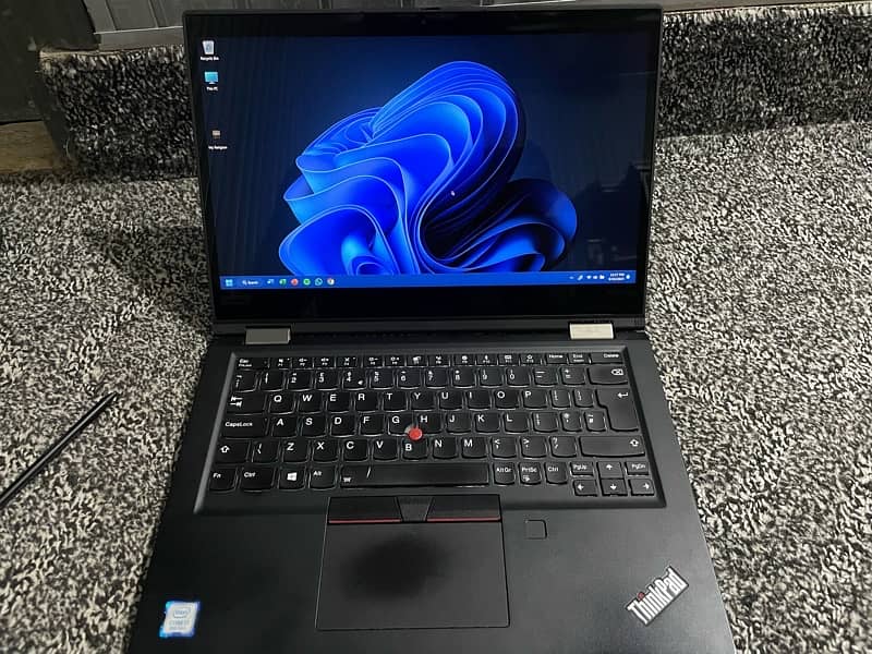 Lenovo Thinkpad Yoga X390. Core i7 8th Generation. 2