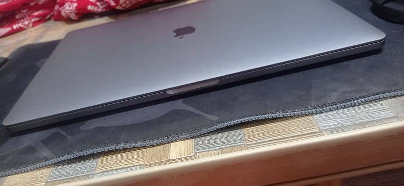 Macbook pro 2019| i7 | 16 inch | 1 tb | 10/10 condition 1