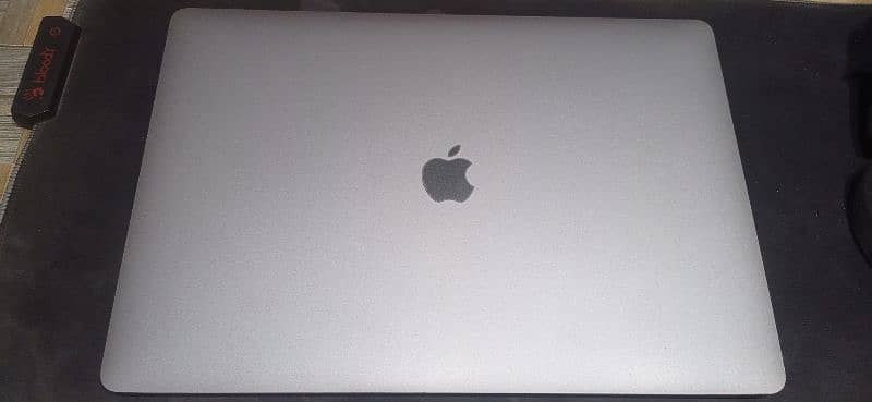 Macbook pro 2019| i7 | 16 inch | 1 tb | 10/10 condition 5