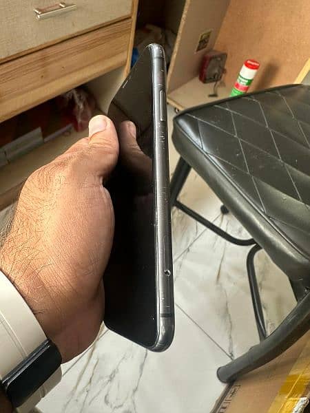 iPhone 11 128 GB PTA 2