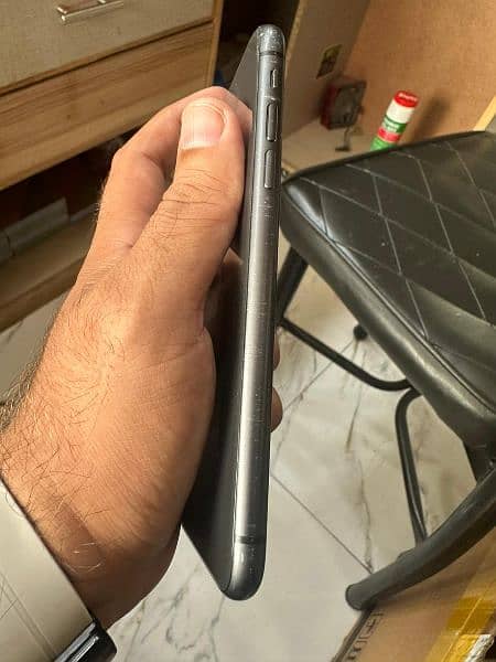 iPhone 11 128 GB PTA 3