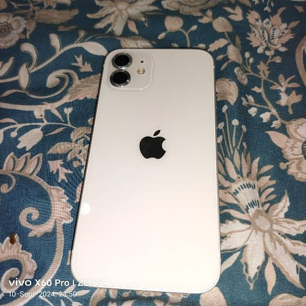 IPhone 12 white colour 1