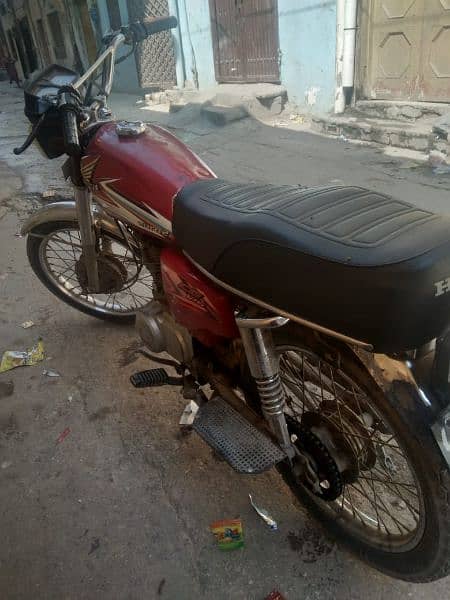 honda cg125 Modle 2015/16 Lahore register 3