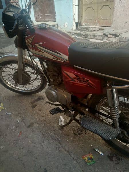 honda cg125 Modle 2015/16 Lahore register 4