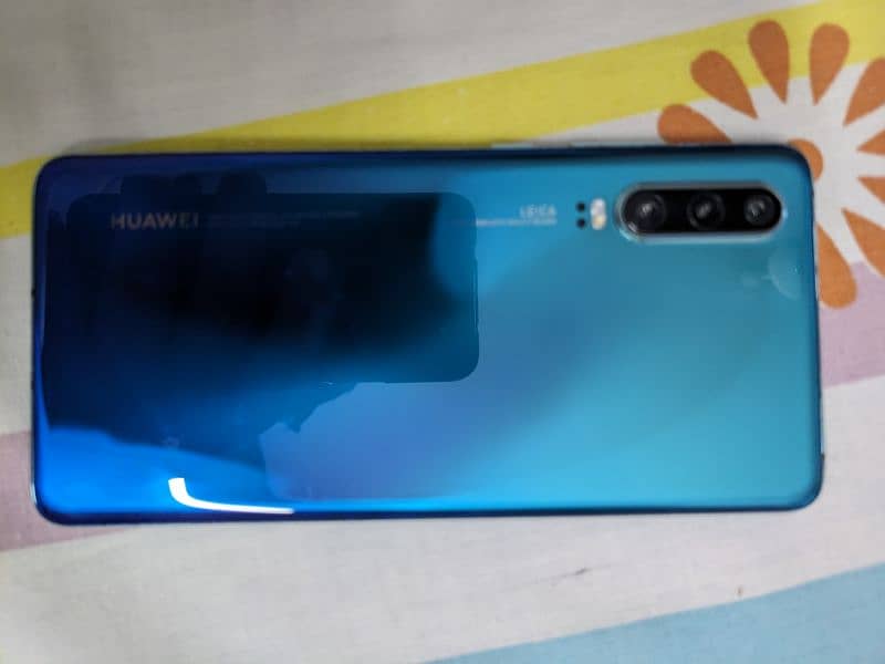 Huawei P30 6/128 Official PTA Approved with Box dead panel 2