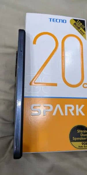 Techno Spark 20c 4+4/128 12 months warranty Baki hai 1