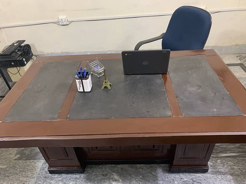 office table for sell 1