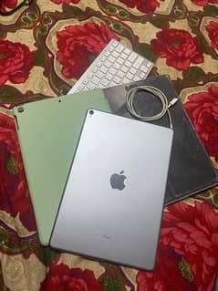 iPad pro10.5 inch+wireless keyboard + 2 covers buyyed from Oman