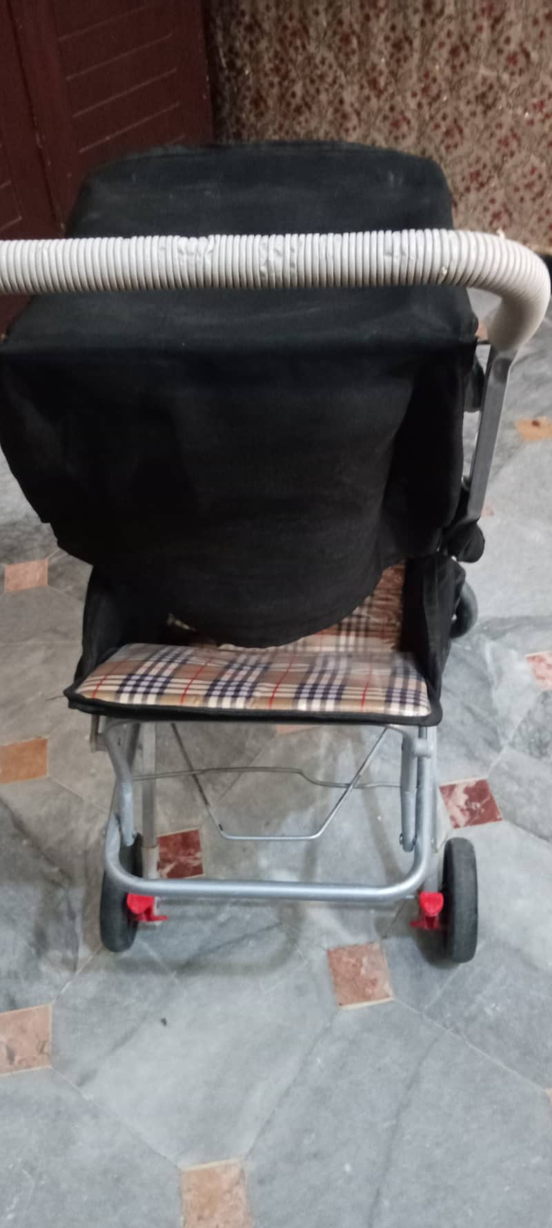 pram for urgent sale 4