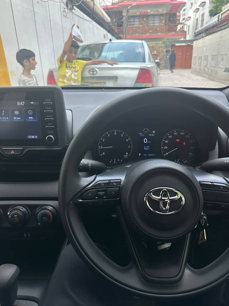 Toyota Yaris 2021 X package 10