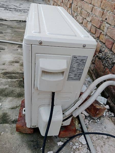 TCL AC DC inverter 1 ton urgent sale 3