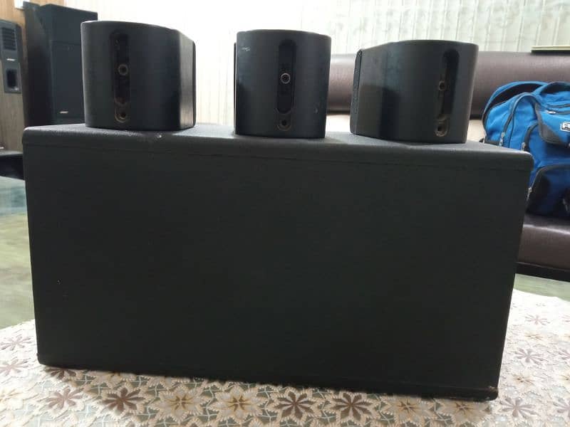 Bose accoustmass 4 for sale in black color 3