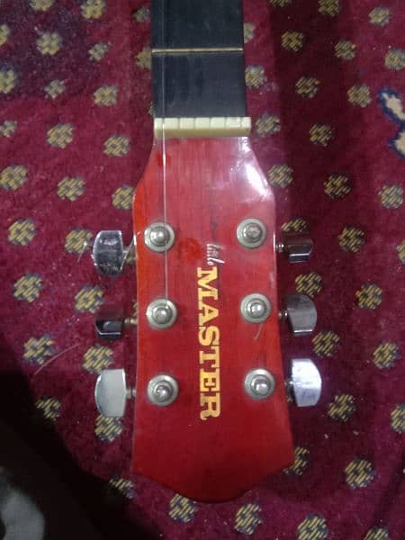 Guitar new condition  he 3