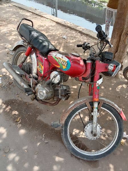 Yamaha y100 Bahtreen condition fst hand us 1