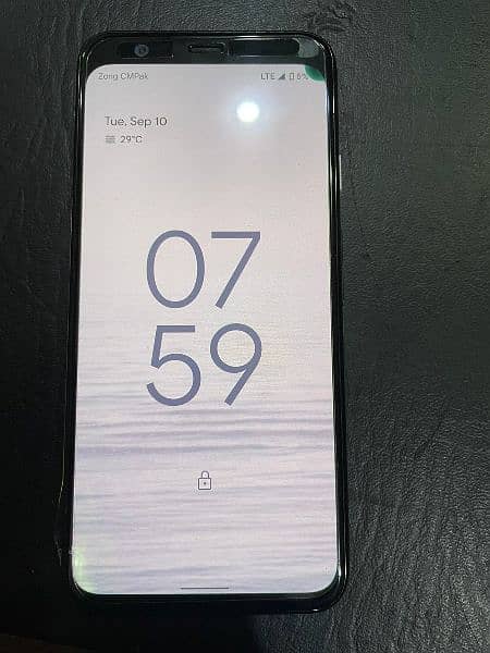 Google pixel 4 with original charger 0