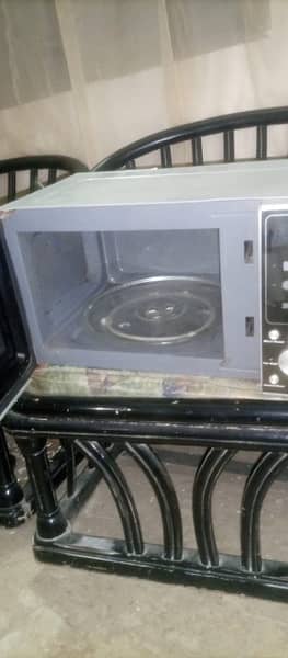 microwave oven 3