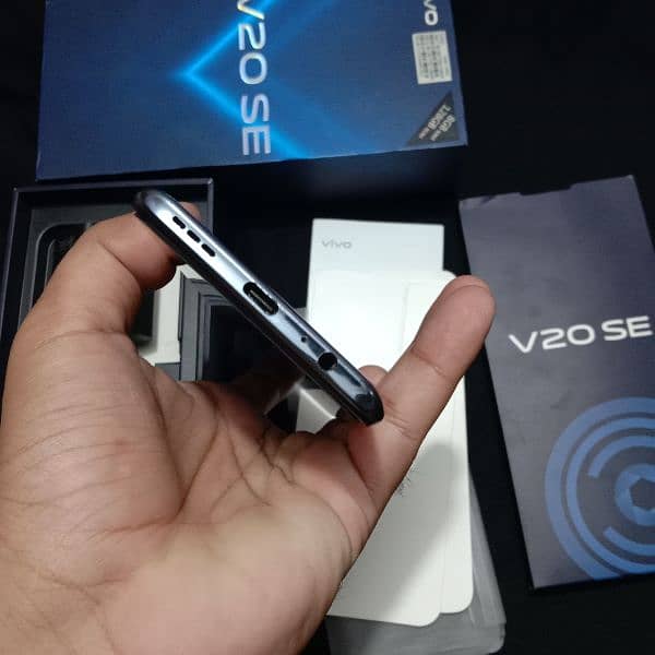 Vivo V20SE 8/128 6