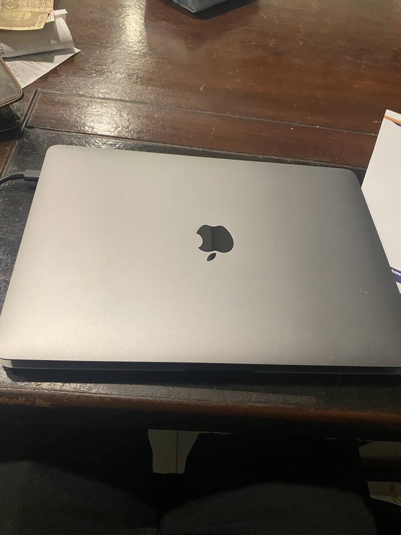 MacBook Air 2020 10/10 condition Import from USA 3